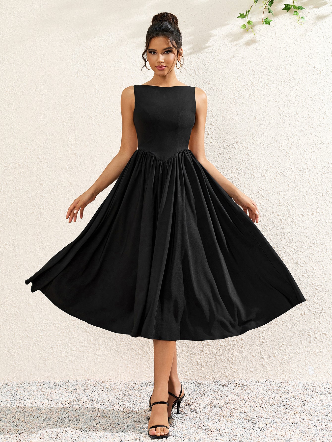Crew Neck Backless Cut Out Ruched Solid Dress, Black / XS